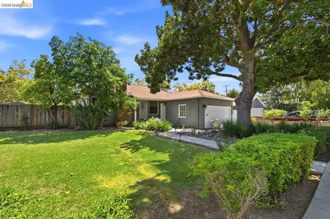 Exterior - 209 Fleming Ave, Vallejo, CA 94590 photo 4 of 9