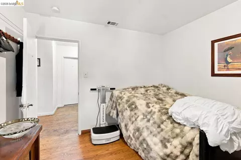 Bedroom - 209 Fleming Ave, Vallejo, CA 94590 photo 8 of 9