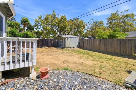 Exterior - 209 Fleming Ave, Vallejo, CA 94590 photo 7 of 9
