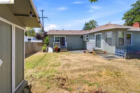 Exterior - 209 Fleming Ave, Vallejo, CA 94590 photo 6 of 9