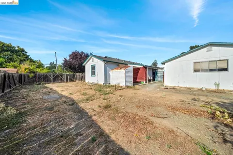 Exterior - 3742 Walnut Ave, Concord, CA 94519 photo 8 of 9