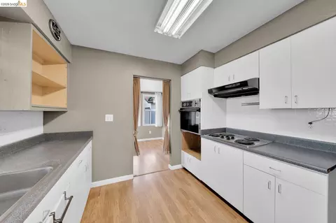 Kitchen - 3742 Walnut Ave, Concord, CA 94519 photo 3 of 4