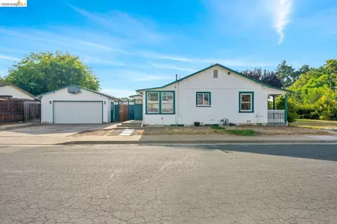 Exterior - 3742 Walnut Ave, Concord, CA 94519 photo 6 of 9