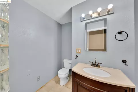 Bath - 3742 Walnut Ave, Concord, CA 94519 photo 1 of 2