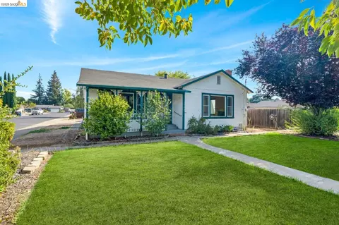 Exterior - 3742 Walnut Ave, Concord, CA 94519 photo 4 of 9