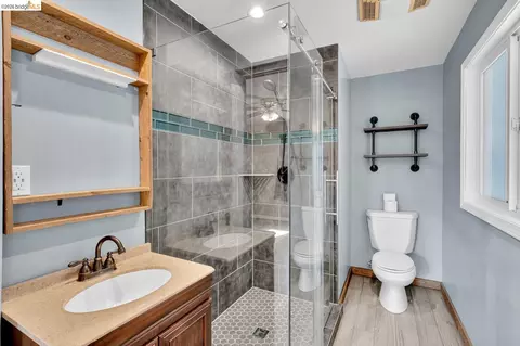 Bath - 3742 Walnut Ave, Concord, CA 94519 photo 2 of 2