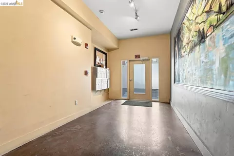 Entry Way - 675 8th St #3, Oakland, CA 94607 photo 1 of 4