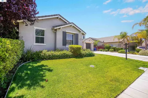 Exterior - 321 Myrtle Ln, Oakley, CA 94561 photo 3 of 17