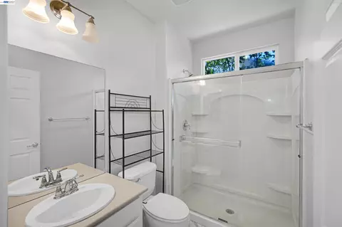 Bath - 321 Myrtle Ln, Oakley, CA 94561 photo 1 of 1
