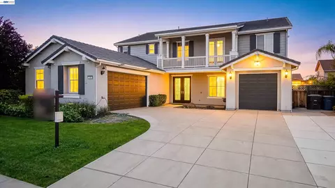 Exterior - 321 Myrtle Ln, Oakley, CA 94561 photo 4 of 17