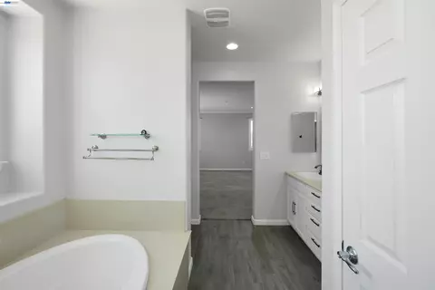 Entry Way - 321 Myrtle Ln, Oakley, CA 94561 photo 7 of 9