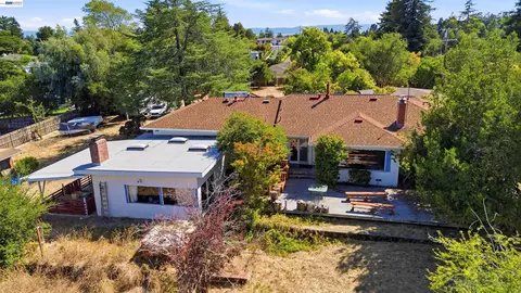 Exterior - 4618 Ewing Rd, Castro Valley, CA 94546 photo 12 of 20