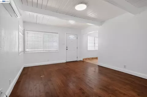 Living - 4262 Arthur Rd, Martinez, CA 94553 photo 3 of 4