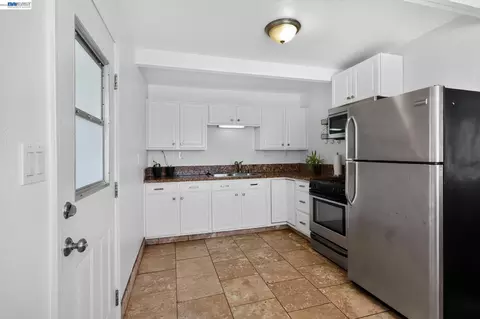 Kitchen - 4262 Arthur Rd, Martinez, CA 94553 photo 2 of 3