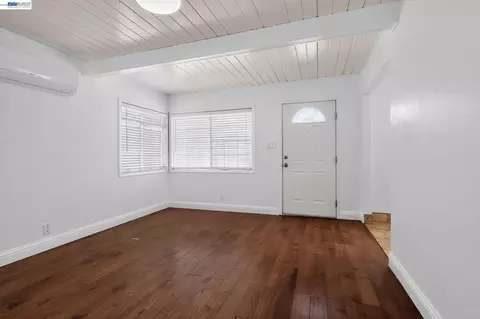 Living - 4262 Arthur Rd, Martinez, CA 94553 photo 4 of 4