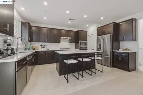 Kitchen - 385 Ramos Ranch Rd, Oakley, CA 94561 photo 2 of 4