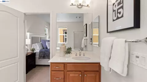 Bath - 3207 Vittoria Loop, Dublin, CA 94568 photo 3 of 4