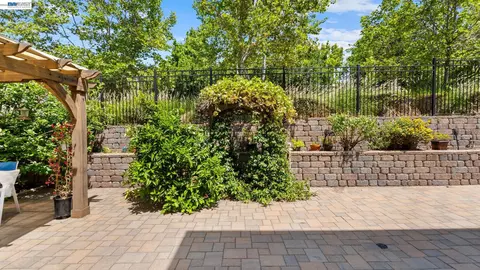 Exterior - 3207 Vittoria Loop, Dublin, CA 94568 photo 4 of 10