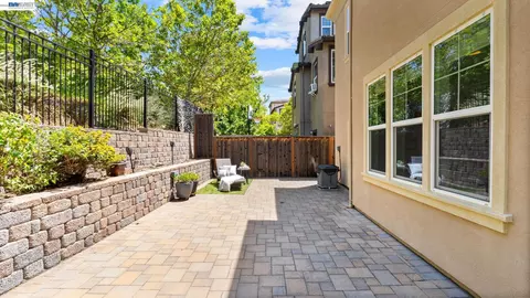 Exterior - 3207 Vittoria Loop, Dublin, CA 94568 photo 2 of 10