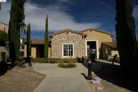 Exterior - 3207 Vittoria Loop, Dublin, CA 94568 photo 7 of 10