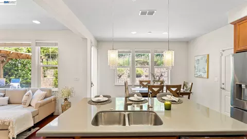 Kitchen - 3207 Vittoria Loop, Dublin, CA 94568 photo 3 of 3
