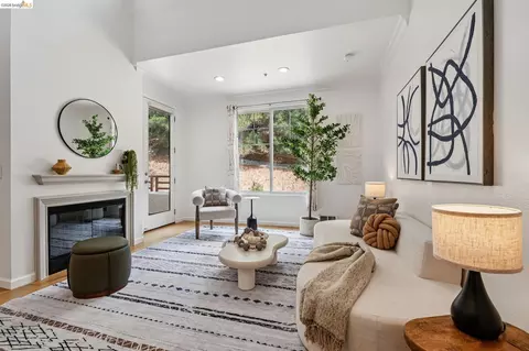 200 Caldecott Ln #308, Oakland, CA 94618