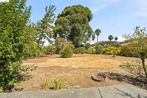 Exterior - 280 Pamela Ct, Vallejo, CA 94589 photo 10 of 10
