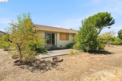 Exterior - 280 Pamela Ct, Vallejo, CA 94589 photo 3 of 10