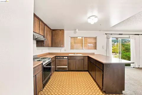 Kitchen - 280 Pamela Ct, Vallejo, CA 94589 photo 1 of 3