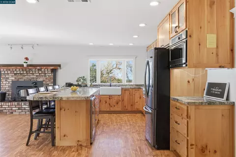 Kitchen - 9530 Morgan Territory Rd, Livermore, CA 94551 photo 2 of 3