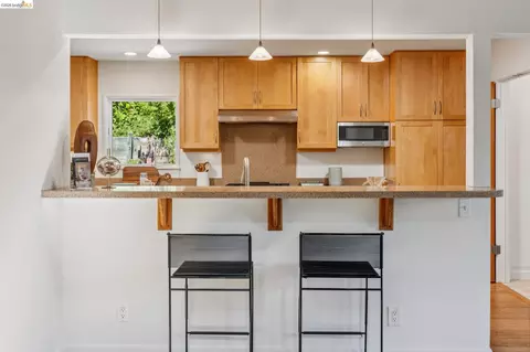 Kitchen - 66 Arlington Ct, Kensington, CA 94707 photo 9 of 9