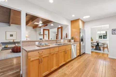 Kitchen - 66 Arlington Ct, Kensington, CA 94707 photo 8 of 9