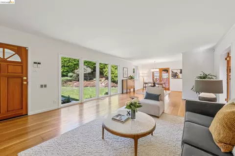Living - 66 Arlington Ct, Kensington, CA 94707 photo 6 of 8