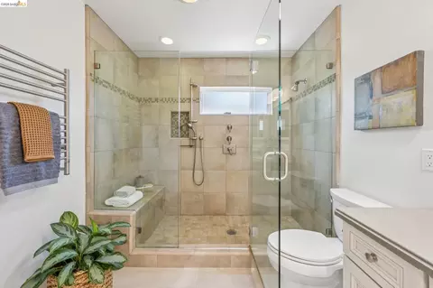 Bath - 66 Arlington Ct, Kensington, CA 94707 photo 1 of 6