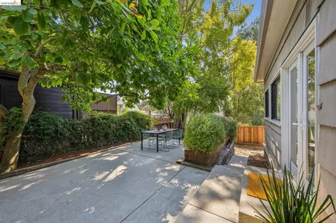Exterior - 66 Arlington Ct, Kensington, CA 94707 photo 9 of 22