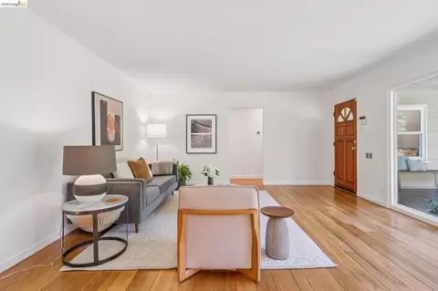 Living - 66 Arlington Ct, Kensington, CA 94707 photo 4 of 8