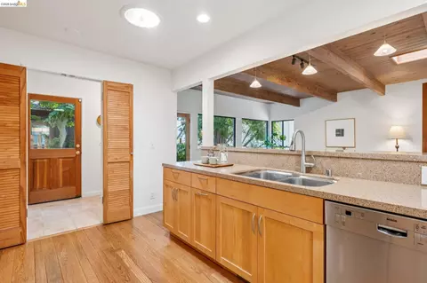 Kitchen - 66 Arlington Ct, Kensington, CA 94707 photo 1 of 9