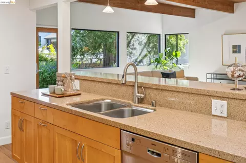 Kitchen - 66 Arlington Ct, Kensington, CA 94707 photo 2 of 9
