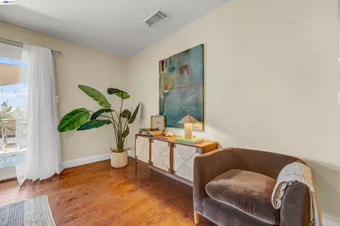 Entry Way - 2547 Silvercrest Ct, Pinole, CA 94564 photo 1 of 3