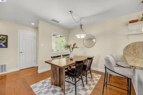 Dining - 2547 Silvercrest Ct, Pinole, CA 94564 photo 3 of 4