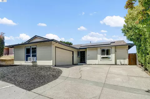 Exterior - 2547 Silvercrest Ct, Pinole, CA 94564 photo 10 of 13
