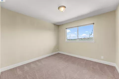 Bedroom - 2547 Silvercrest Ct, Pinole, CA 94564 photo 6 of 11