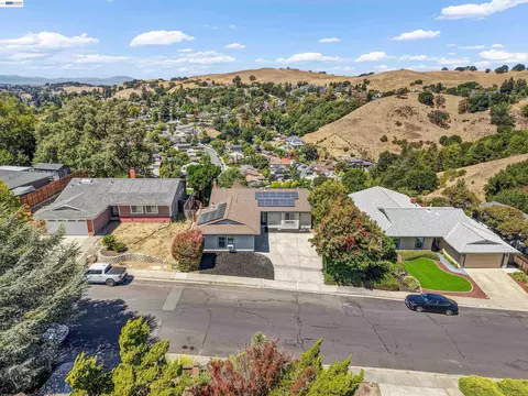 View/Area - 2547 Silvercrest Ct, Pinole, CA 94564 photo 5 of 6