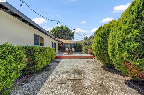 Exterior - 2547 Silvercrest Ct, Pinole, CA 94564 photo 8 of 13
