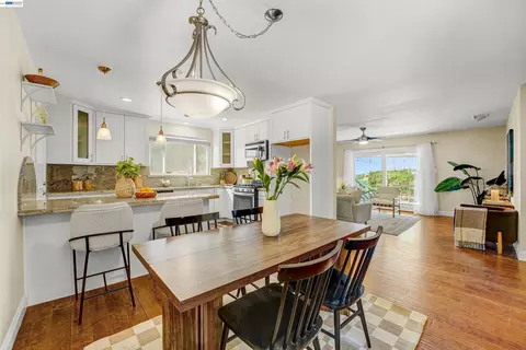Dining - 2547 Silvercrest Ct, Pinole, CA 94564 photo 2 of 4