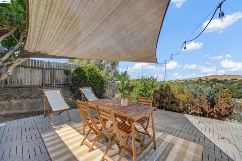 Exterior - 2547 Silvercrest Ct, Pinole, CA 94564 photo 5 of 13