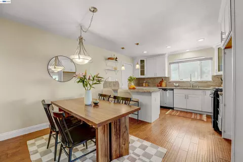 Dining - 2547 Silvercrest Ct, Pinole, CA 94564 photo 4 of 4