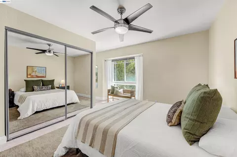 Bedroom - 2547 Silvercrest Ct, Pinole, CA 94564 photo 3 of 11