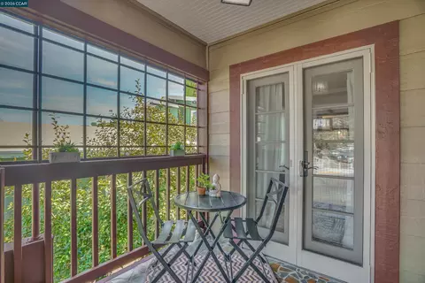Exterior - 10 Green St, Martinez, CA 94553 photo 3 of 9
