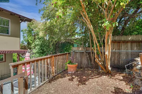 Exterior - 10 Green St, Martinez, CA 94553 photo 6 of 9